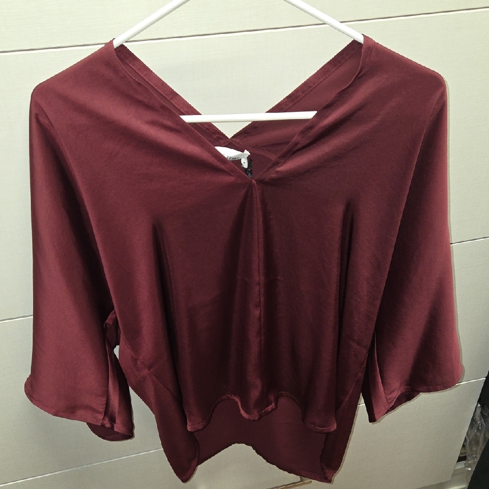 The Reset Satin V Pullover, NWT, size S, Baked Cherry